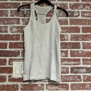 Lululemon Swiftly Tech Racerback Tank Top Light Heather Gray White Size 4 GUC